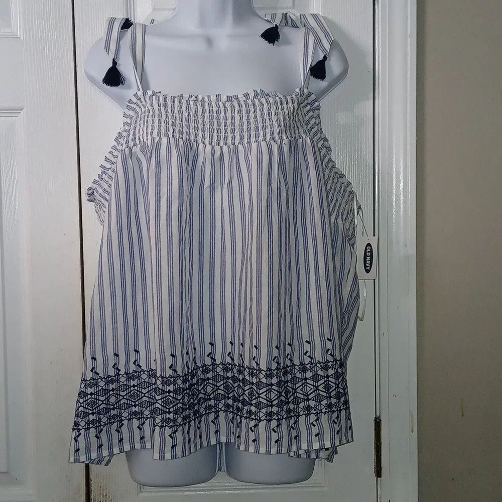 Old Navy blue white smocked sleeveless embroidered top blouse Sz XXL NWT